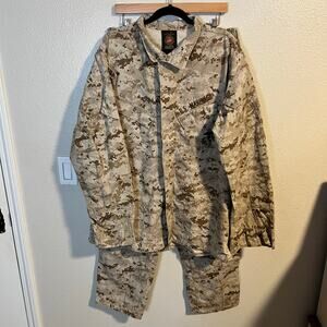 United States Marine Corps Camo Uniform Top and Bottoms Set Large/Large Long